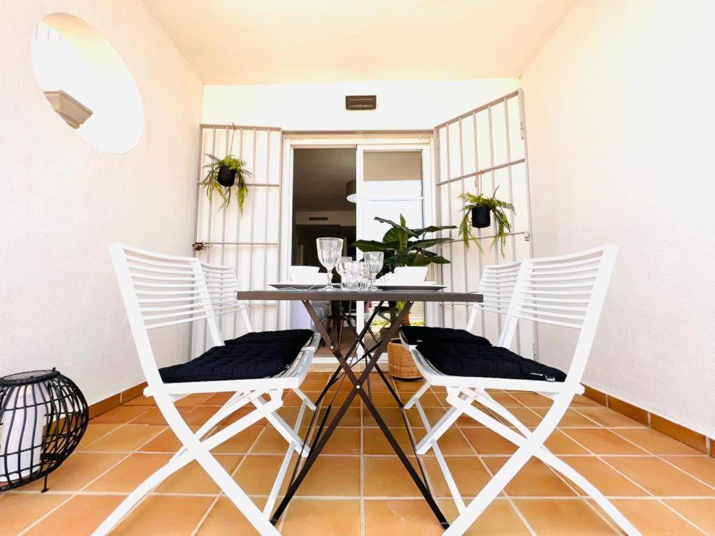 Small Oasis Manilva Exterior foto